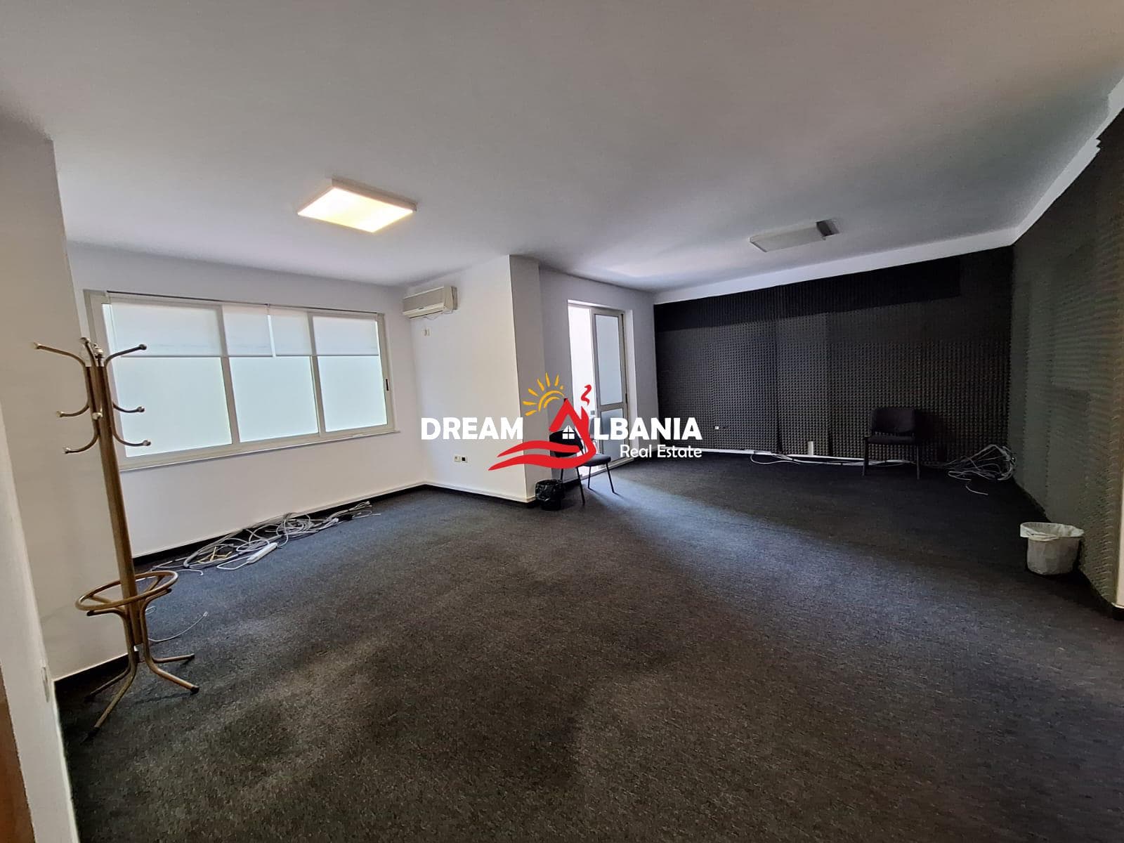 Jepet Me Qera Ambient Biznesi ne Bllok Prane Rruga Brigada VIII.(ID 42611541) f