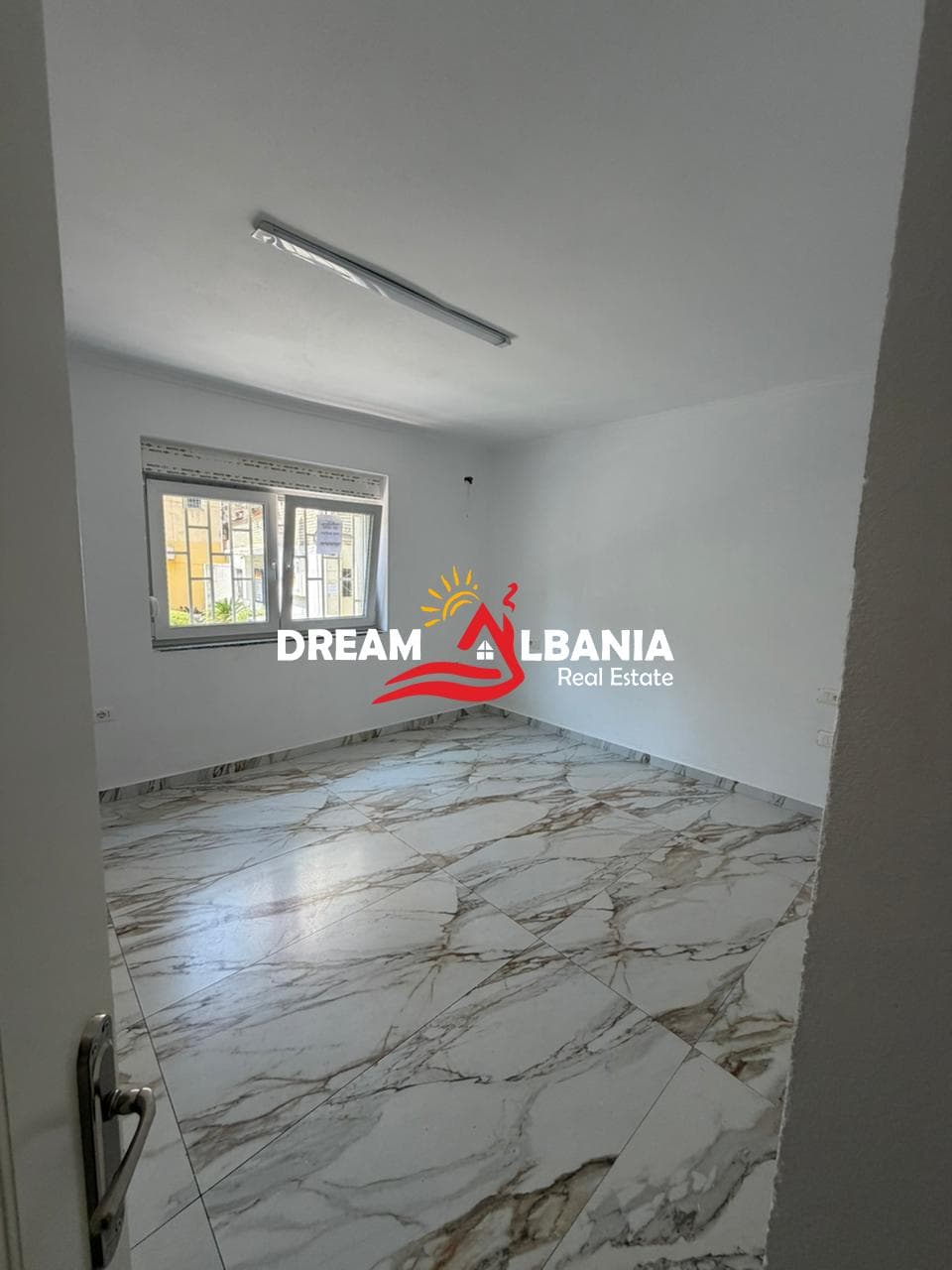 Jepet me qera ambient zyre 2+1 ne Zog te Zi, Tirane (ID 42611540) F