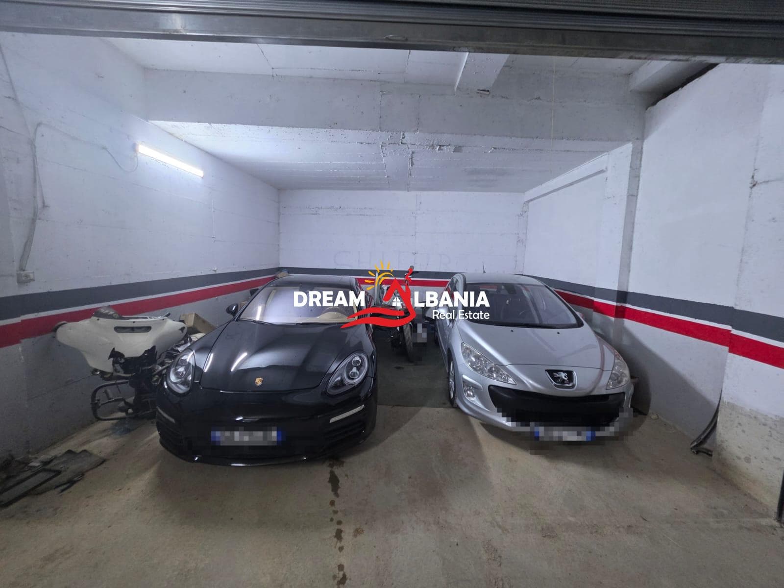Shitet garazh, me 2 poste parkimi me qepen në Rrugën Mine Peza prane Prokurorise, Tirane (ID 4181130) 2