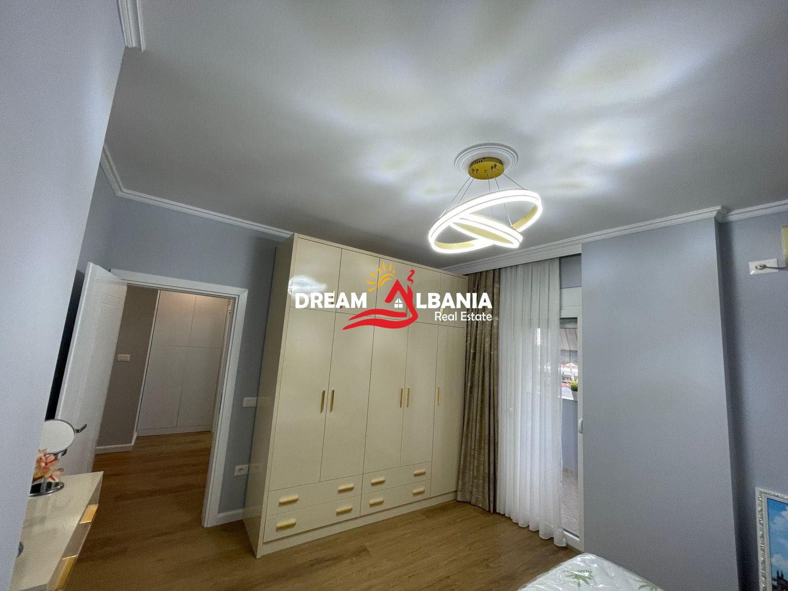 Super Apartament Luksoz 2+1+2 me Post Parkimi te Zogu i Zi prane Ring Center (ID 42214456) 4
