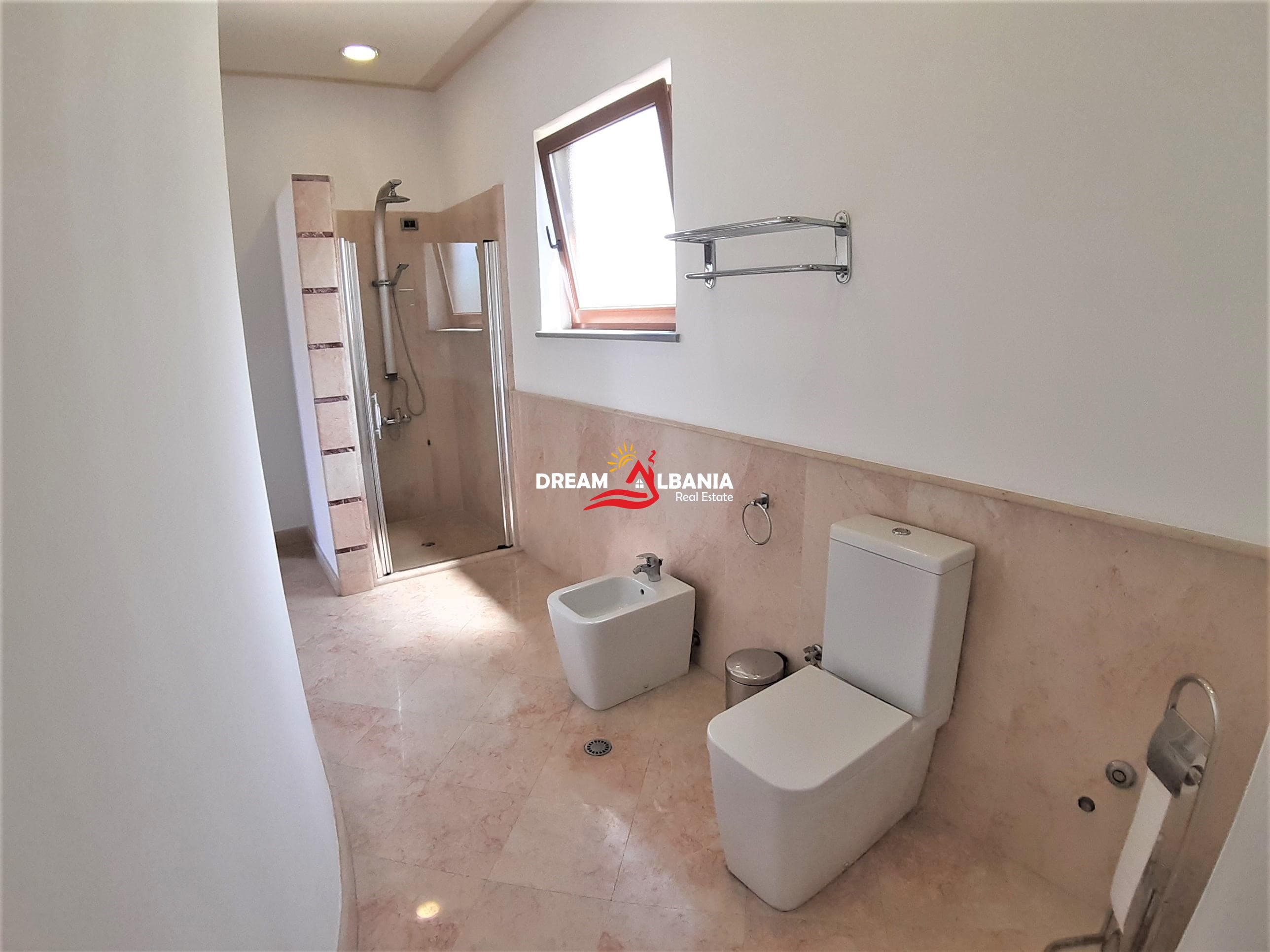 Vile ne shitje ne rrugen e Elbasanit prane vilave Gjermane ne Tirane (ID 4151047)