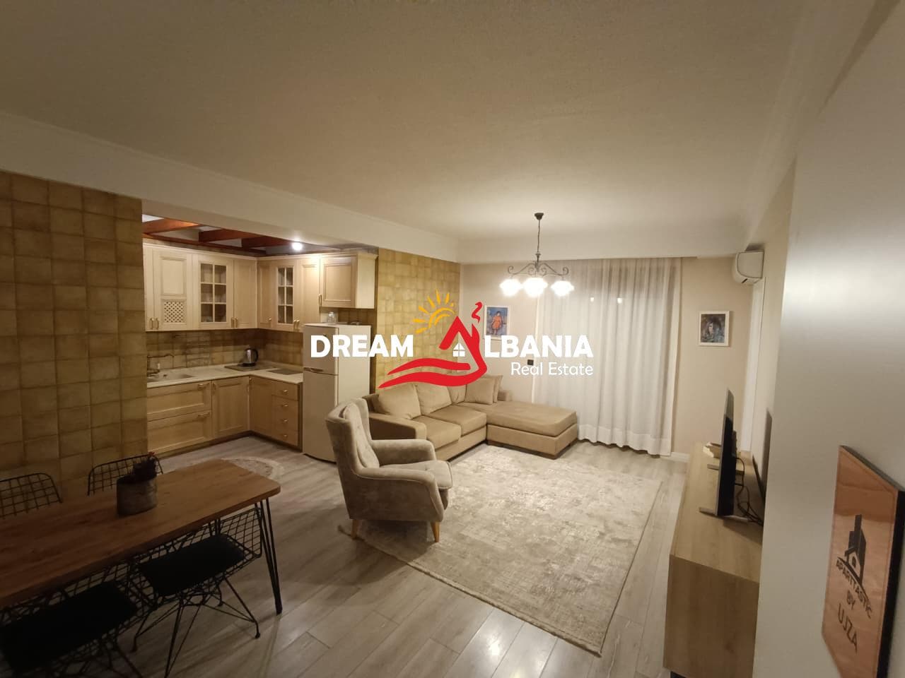 Apartment 2+1 Ne Shitje ne Qender afer 9 katsheve (Aktualisht 1+1 + Gasonire)(ID 41212157)