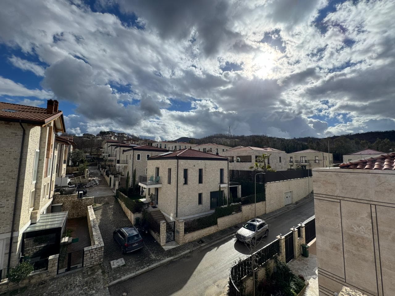 🏡 JEPET ME QERA APARTAMENT PREMIUM – SECRET GARDEN, PRANË TEG 3