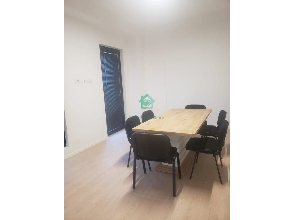 Ambient Biznesi Me Qira Garden Building tek 21 Dhjetori, Tiranë – 1000€ neto | 124 m² 3