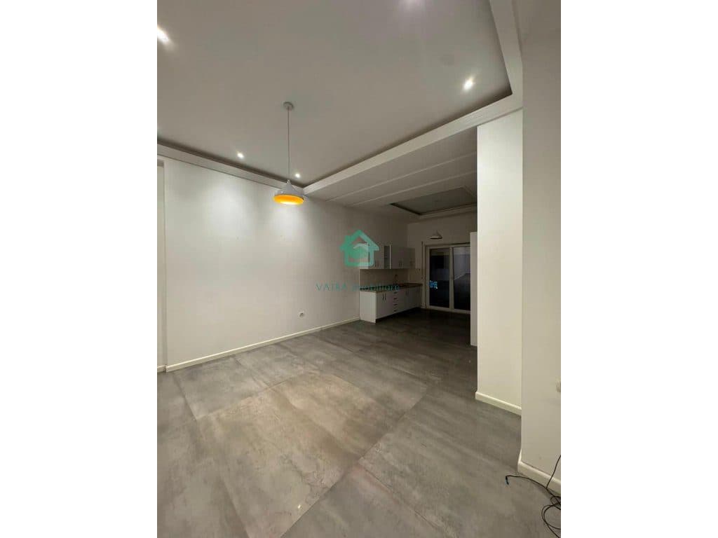 Apartament 2+1 Për Shitje përball spitalit Amerikan 3 në Rrugën e Kavajës, Tiranë - 220,000€ | 119 m²