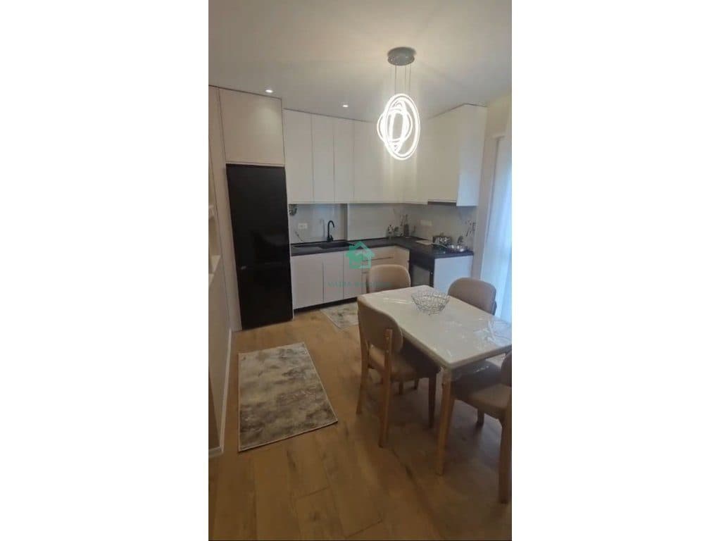 Apartament 2+1+2 + Post parkimi Me Qira Jordan Misja afër Spak, Tirana - 950€ 2