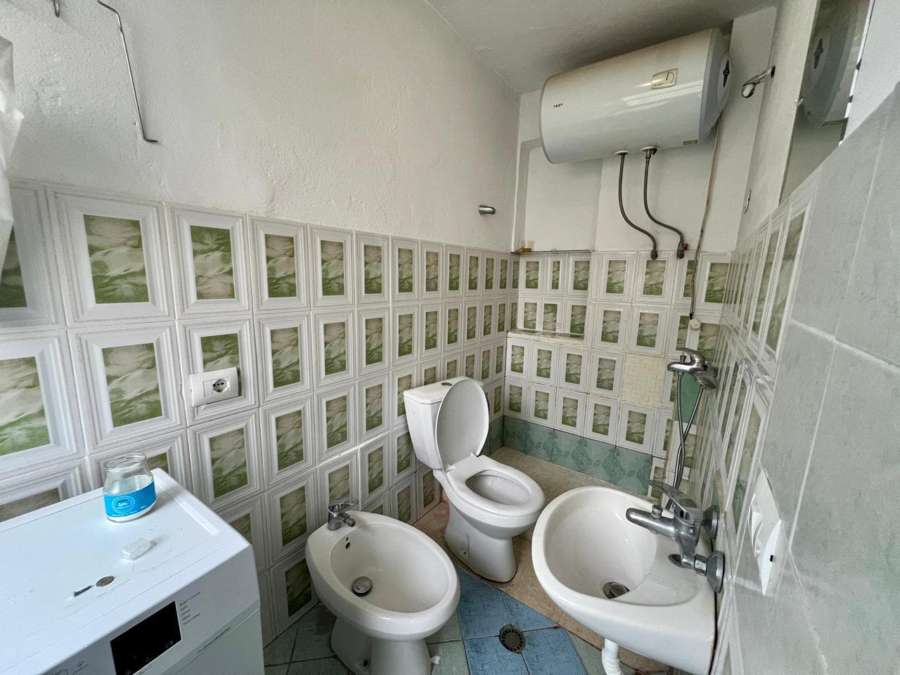 Apartament 1+1 Me Qira pranë Drejtorisë së policisë në Brryl, Tiranë - 37.000 Lekë/muaj 4