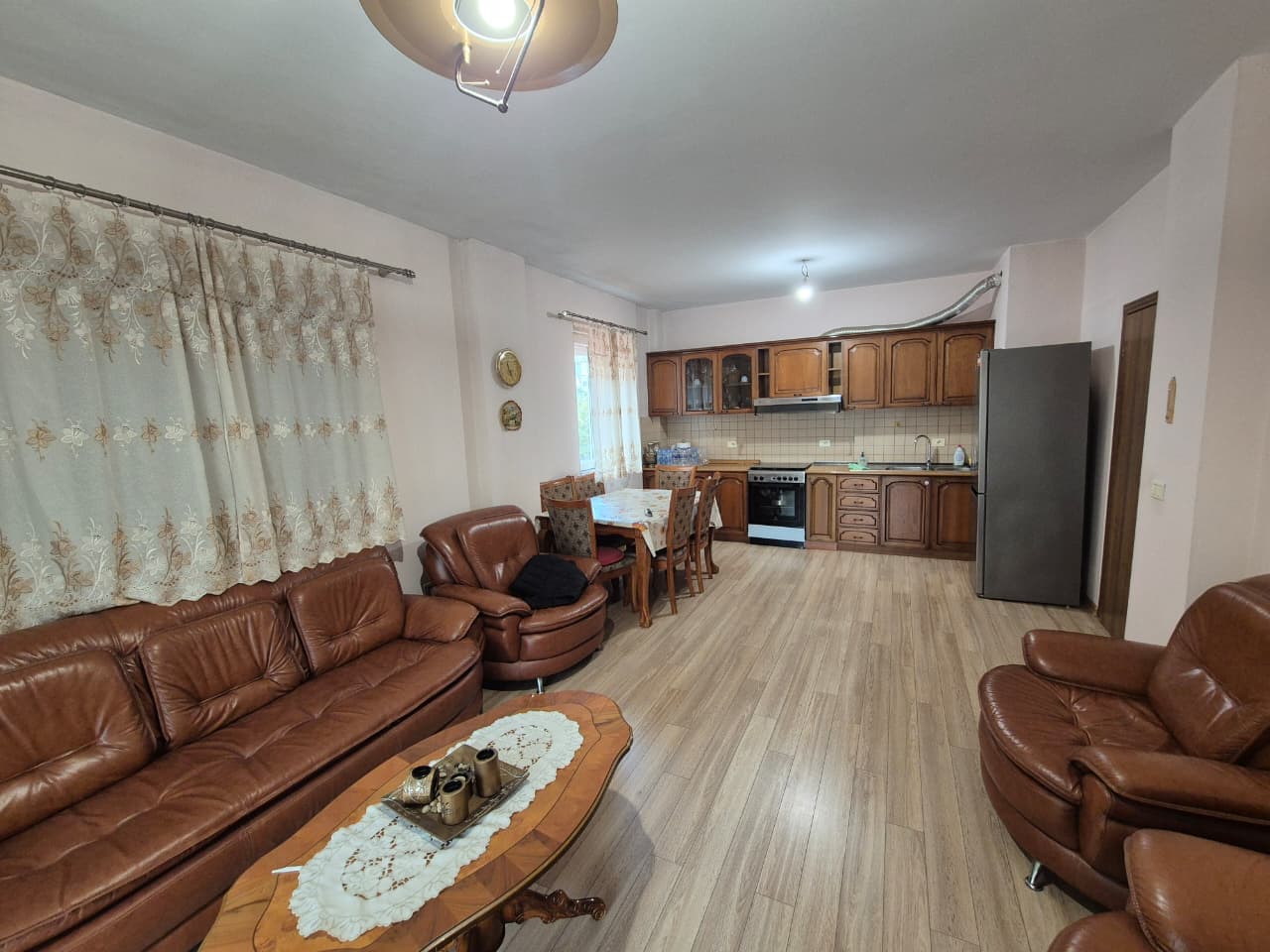 Apartament 2+1+2 Me Qira në Komunën e Parisit, Tiranë - 55.000 Lekë/muaj 2