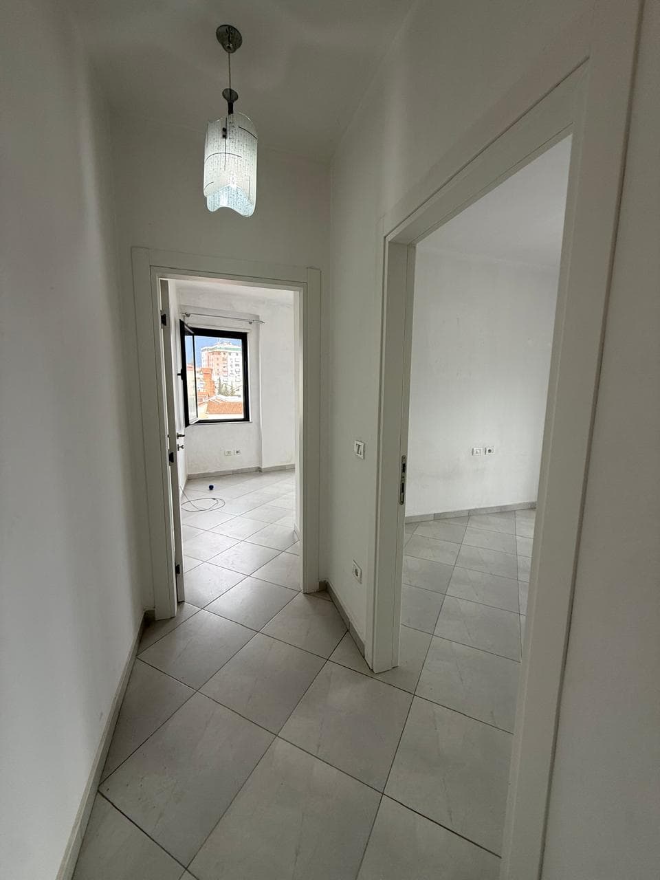 Apartament 2+1 +2 Për Shitje në Tregu Elektrik, Tiranë - 205,000 Lekë| 106 m² 3