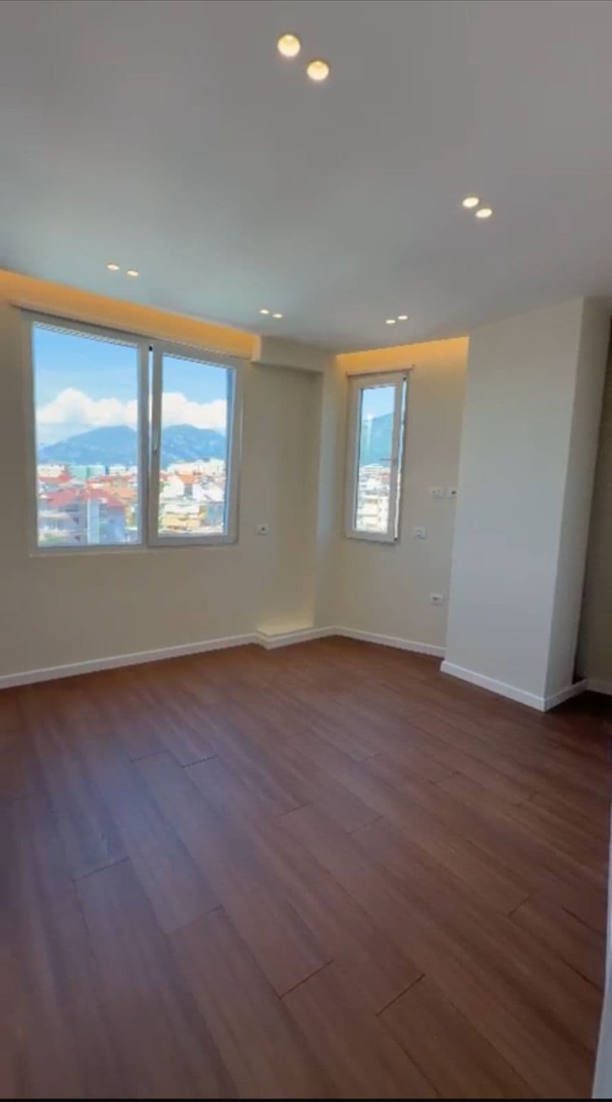 Apartament 2+1+ Post parkimi Për Shitje në Materniteti i Ri, Tiranë - 235,000€ | 79 m² 3