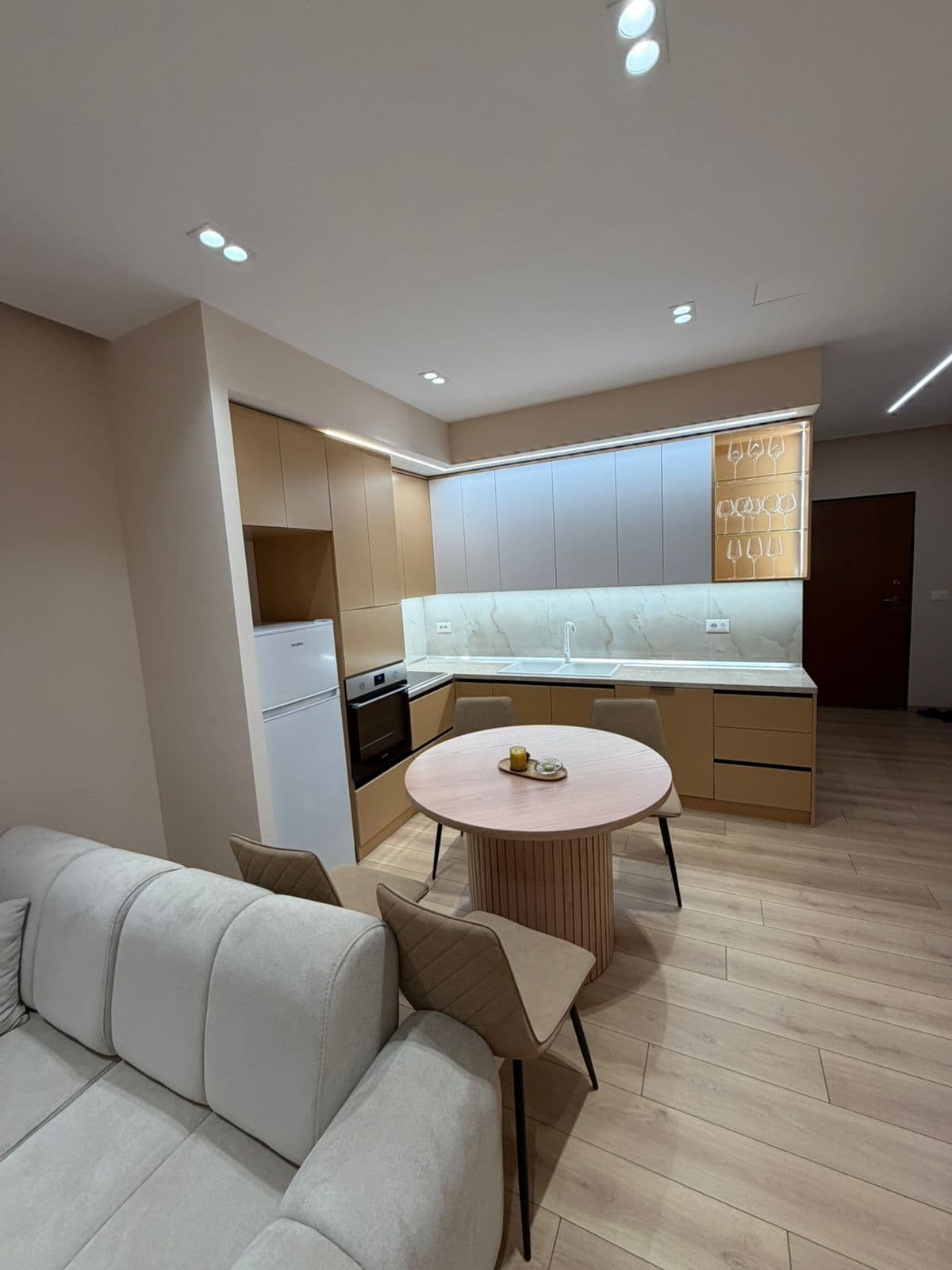 Apartament 2+1 Me Qira në Vizion Plus, Tiranë - 900€ | 94 m² 2