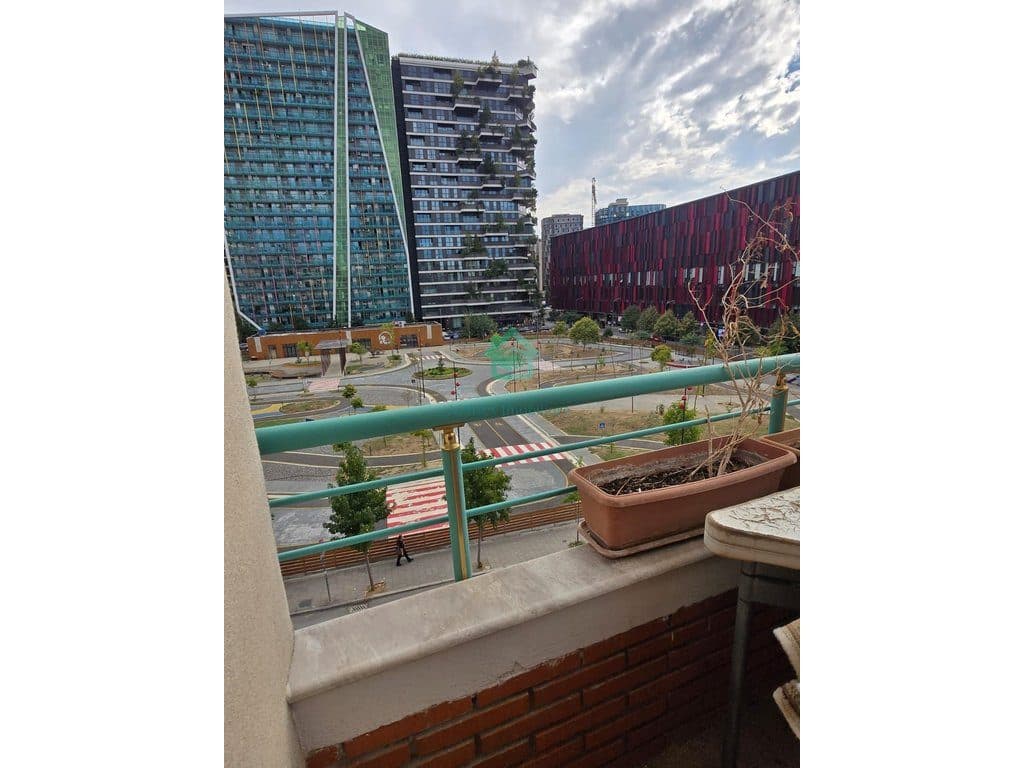Apartament 1+2 Me Qira përball stadiumit Air Albania, Tiranë - 900€ | 71 m²