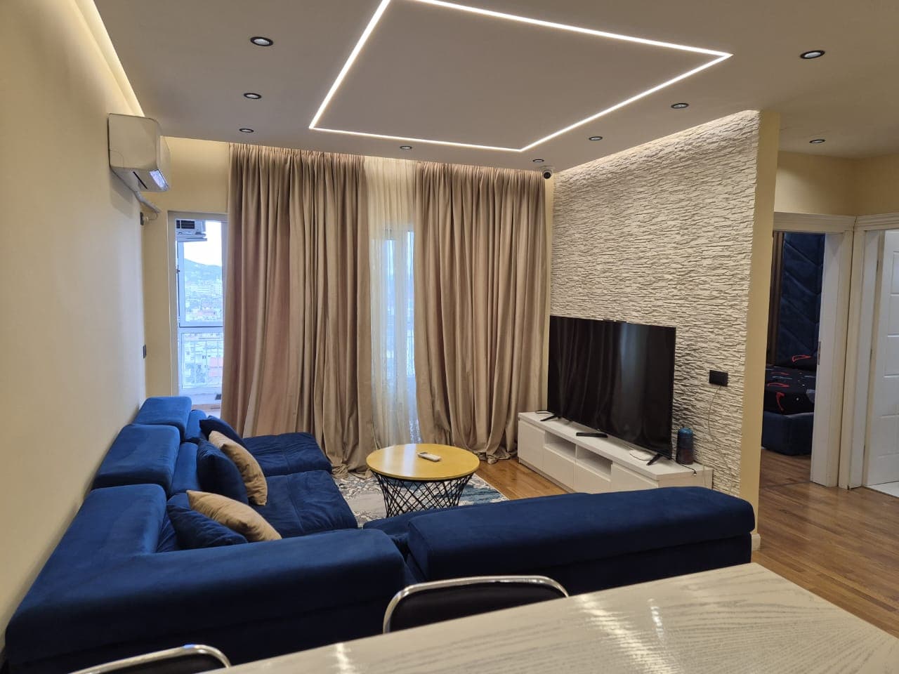 Apartament 2+1 Me Qira në Ish Fusha e Aviacionit, Tiranë - 75.000 lekë