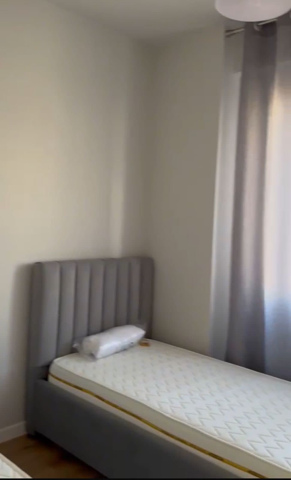 Apartament 2+1 + Post Parkimi me Qira në Ish Stacioni i Trenit, Tiranë - 85.000 lekë/muaj 3
