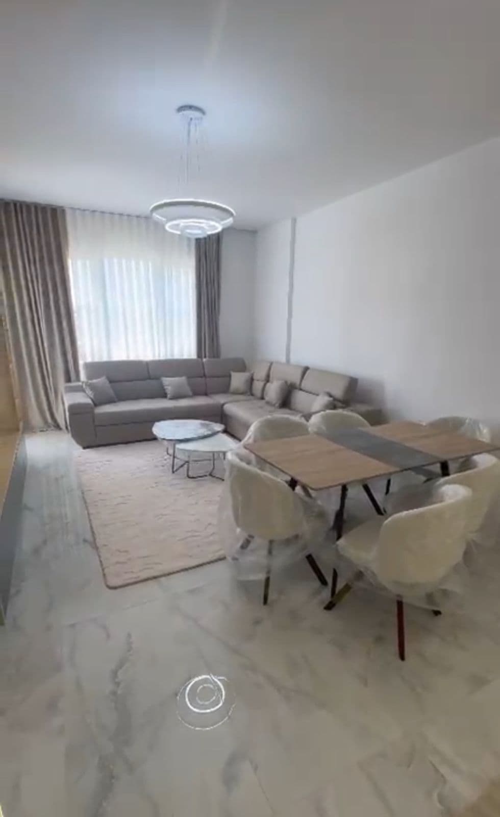 Apartament 2+1 Me Qira RR. "Donald Trump"në Kamëz, Tiranë - 60.000 Lekë| 120 m²