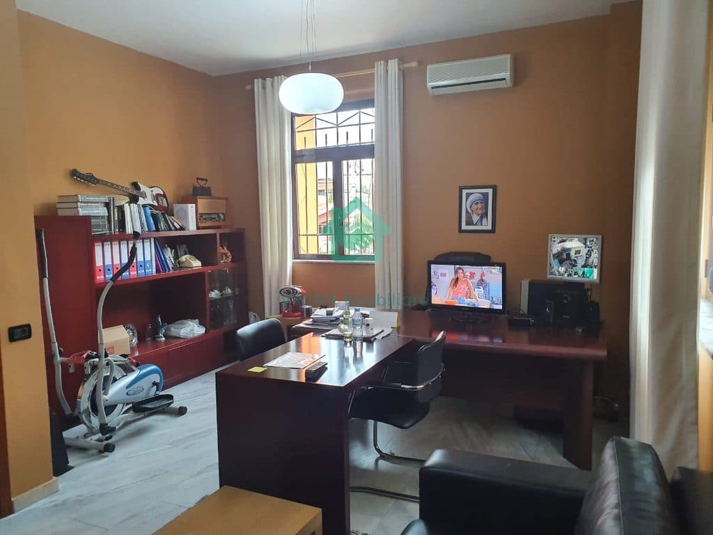 Vilë 2 Kate Për Shitje pranë Spitalit Ushtarak 2