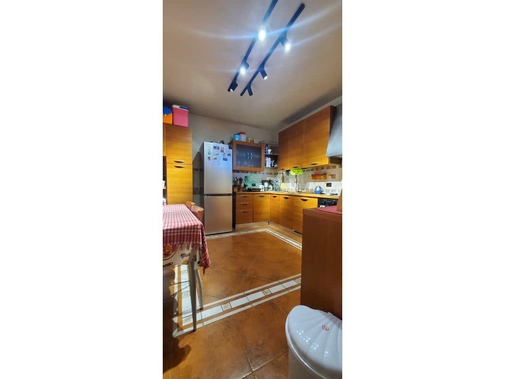Apartament 3+1+2 Në Shitje në Rruga Fortuzi, Tiranë - 300000€ | 135 m² 3