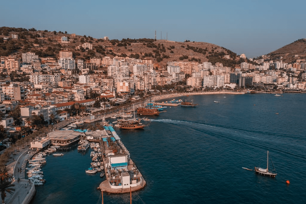Hotel 6 Kate Për Shitje në Sarandë - 7.000.000€ | 3000 m²