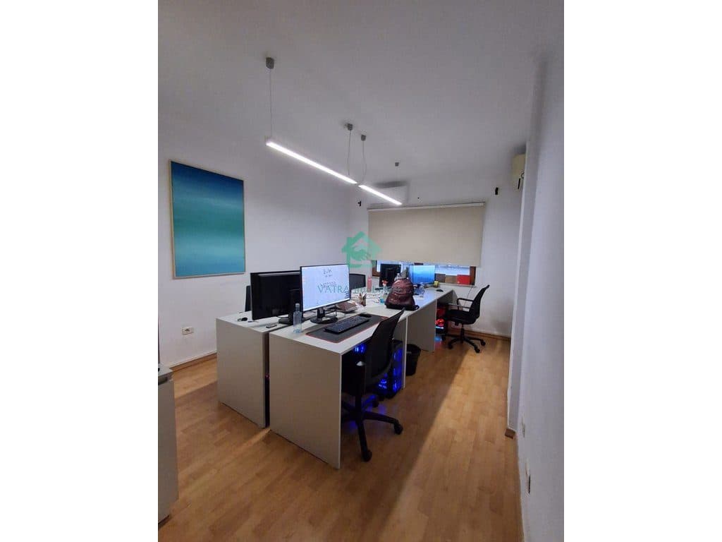 Zyrë 3 ambjente pune +2 tualete Me Qira në Ish Blloku, Tiranë - 1200€ | 120 m² 4
