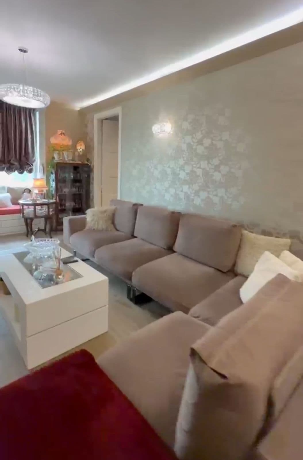 Apartament 3+1+kuzhinë e veçuar Për Shitje Kompleksi Kika 1 në Komunën e Parisit, Tiranë - 367,000€ | 131 m²