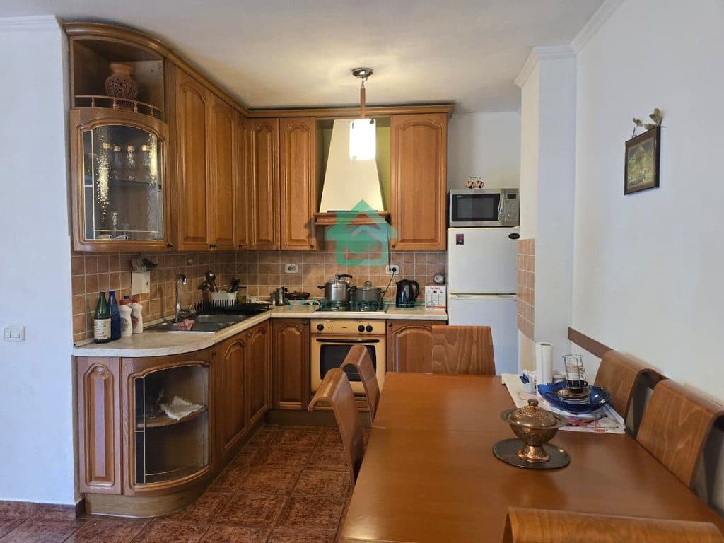 Apartament 2+1 Me Qira në Rruga e Durrësit, Tiranë - 65.000 lekë/muaj | 100 m² 2