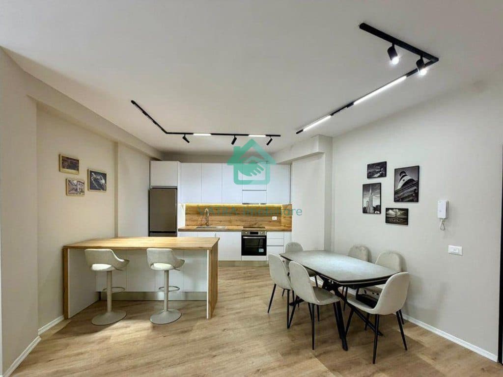 Apartament 2+1+2 Me Qira RR.Hoxha Tahsim tek Pazari i Ri, Tiranë - 100.000 Lekë/muaj.| 117 m² 2