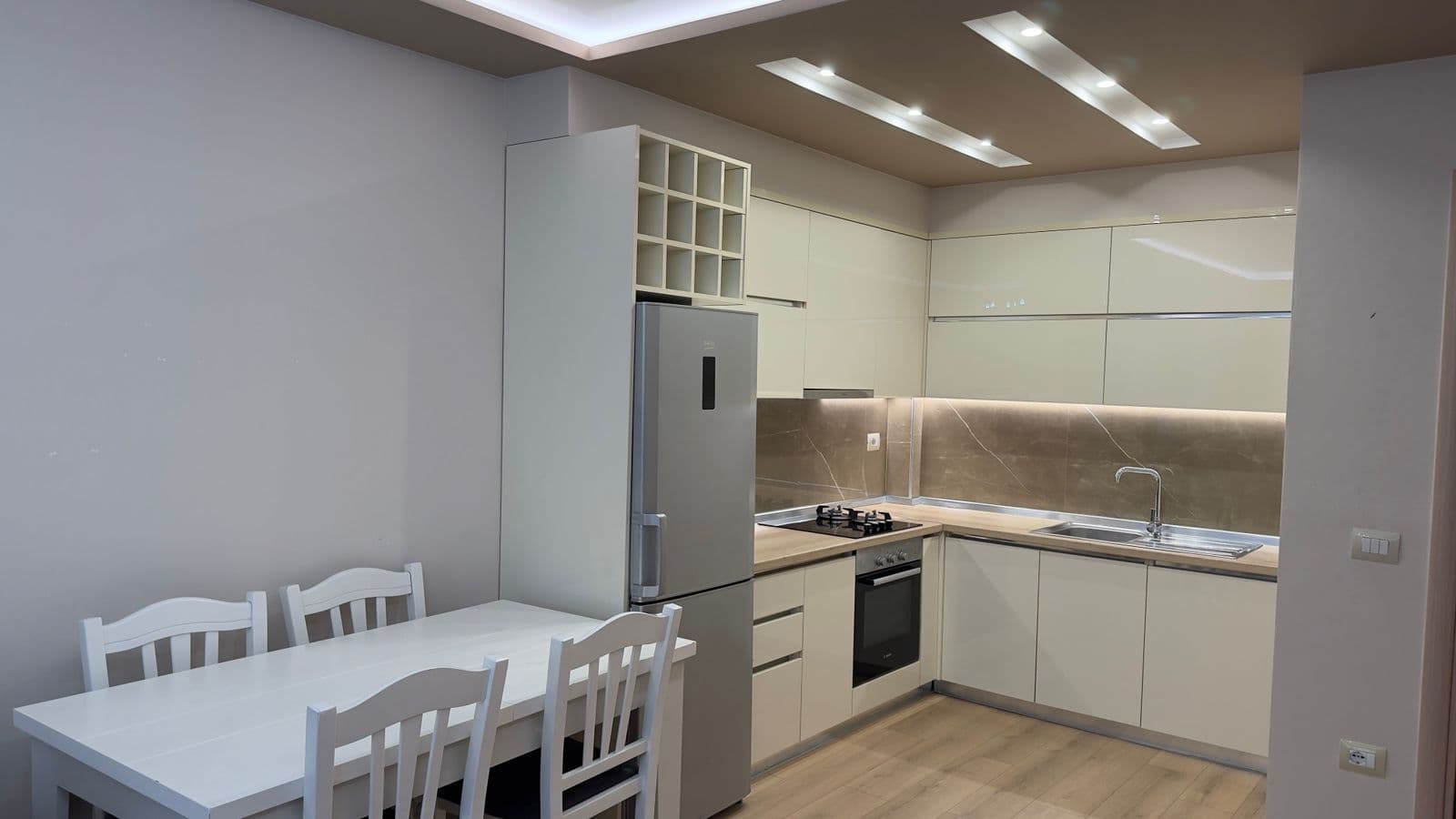 Apartament 1+1 Me Qira në Liqeni i Thatë, Tiranë - 55.000 Lekë/muaj 2
