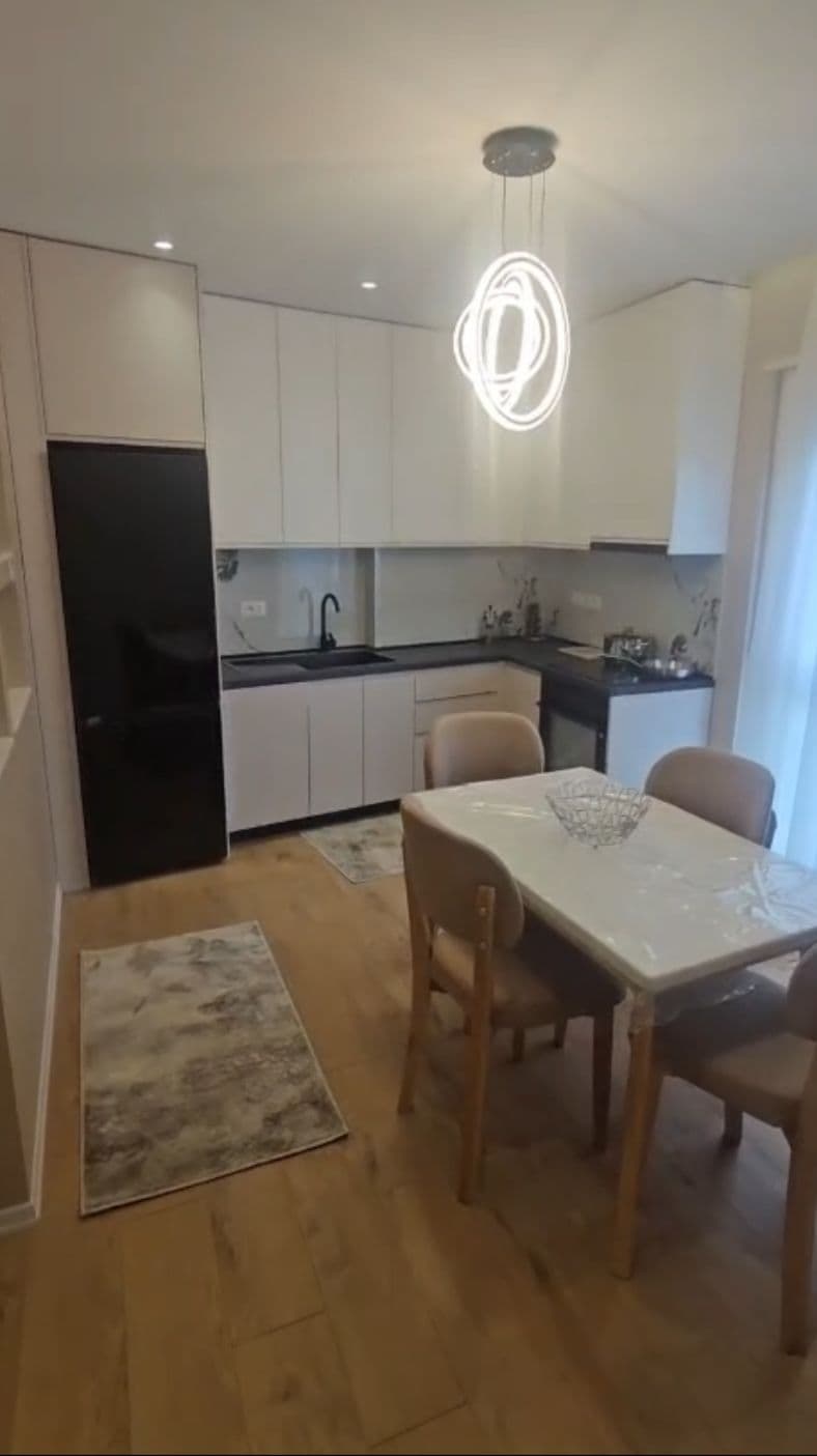 Apartament 2+1+2 + Post parkimi Me Qira Jordan Misja afër Spak, Tirana - 950€ 2