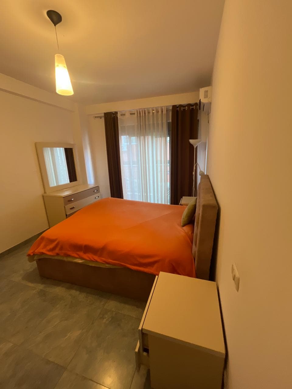 🏡 Shitet Apartament 1+1 – Liqeni i Thatë, Tiranë | Rruga e Dibranëve