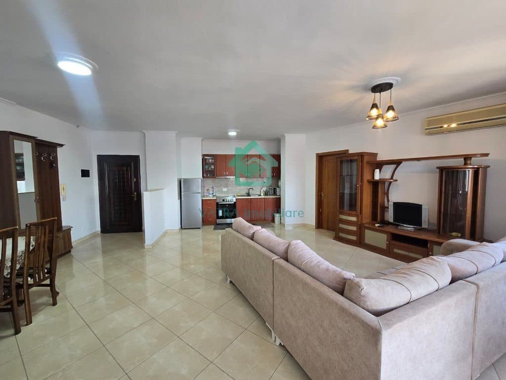 Apartament 2+1 Me Qira në Rruga Barrikadave, Tiranë - 65.000 Lekë/muaj | 111 m²