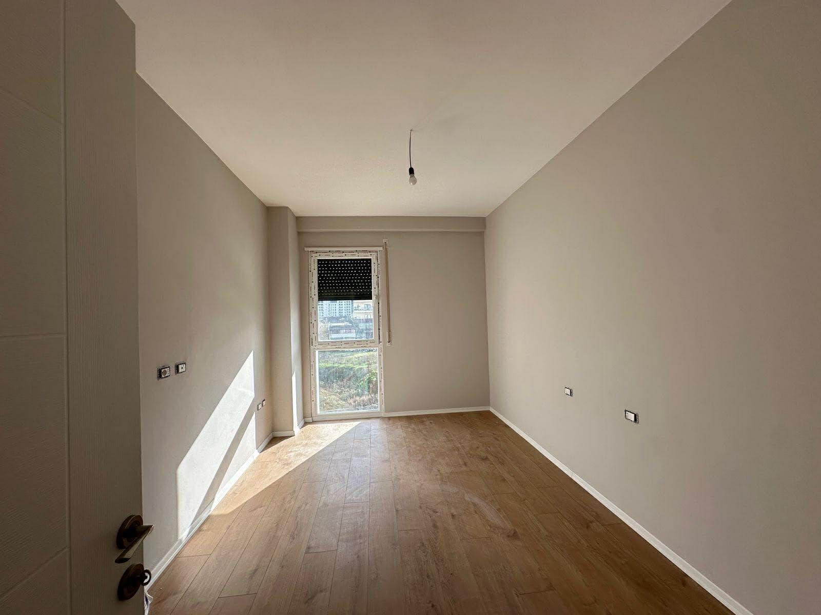 Apartament 2+1+2 bosh Me Qira në Uzina Dinamo, Tiranë - 500€ | 110 m² 3
