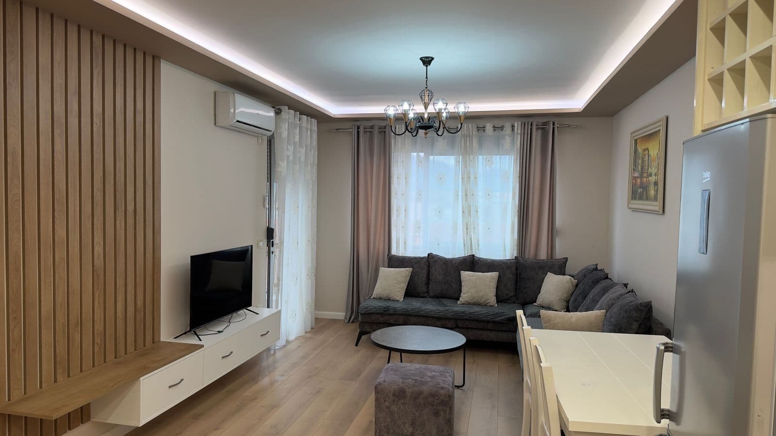 Apartament 1+1 Me Qira në Liqeni i Thatë, Tiranë - 55.000 Lekë/muaj
