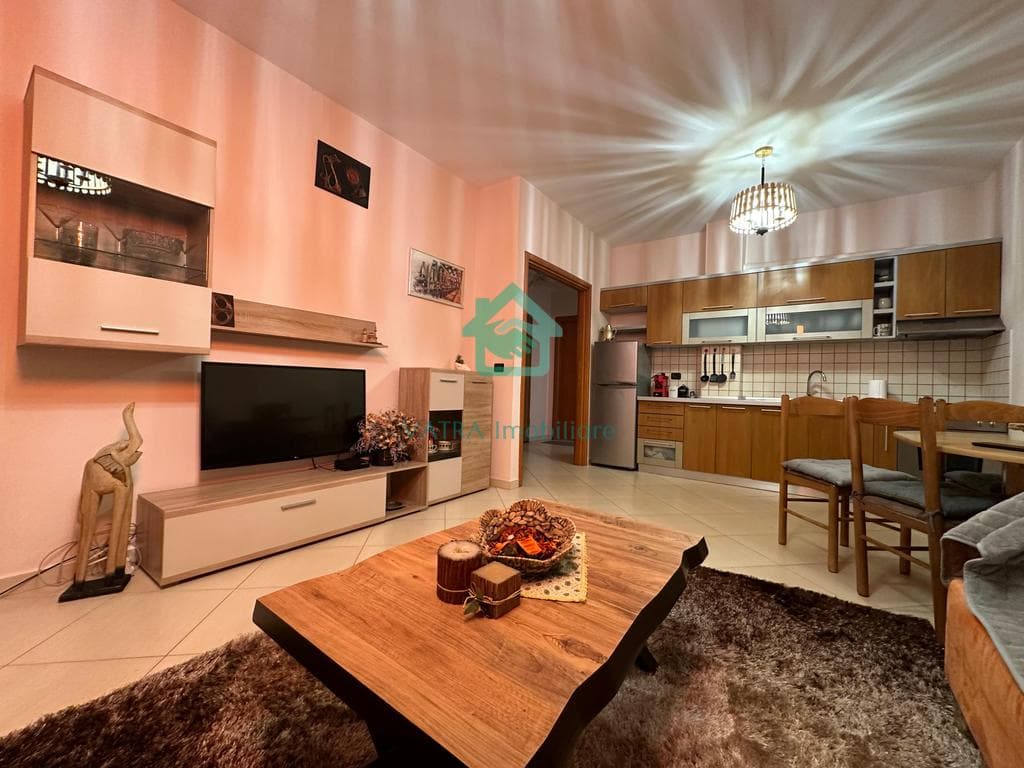 Apartament 2+1 Me Qira në Pazarin e Ri, Tiranë - 700€ | 100 m²
