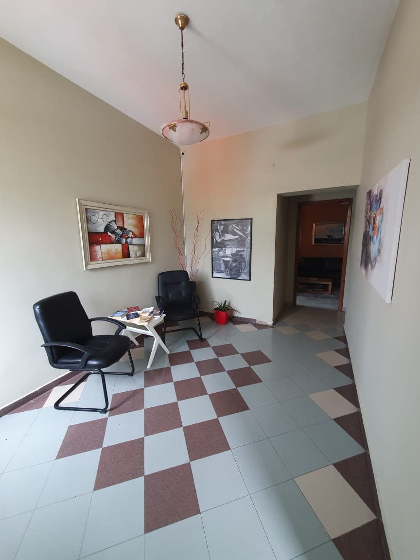 Vilë 2 Kate Për Shitje pranë Spitalit Ushtarak 3