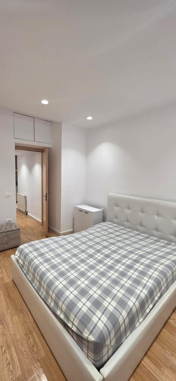 Apartament 1+1 Me Qira tek Eleonora në Kodrën e Diellit, Tiranë – 550€ | 2 kati 4