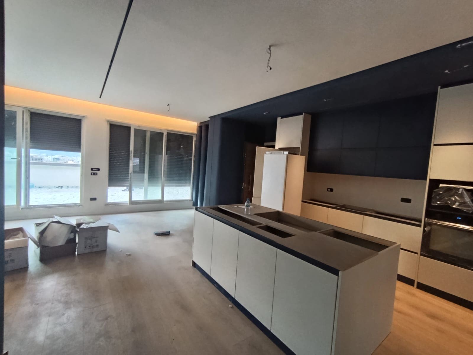 Apartament 2+1+2+ verrand Për Shitje në Rruga 5 Maji, Tirana - 350,000€ | 192 m²
