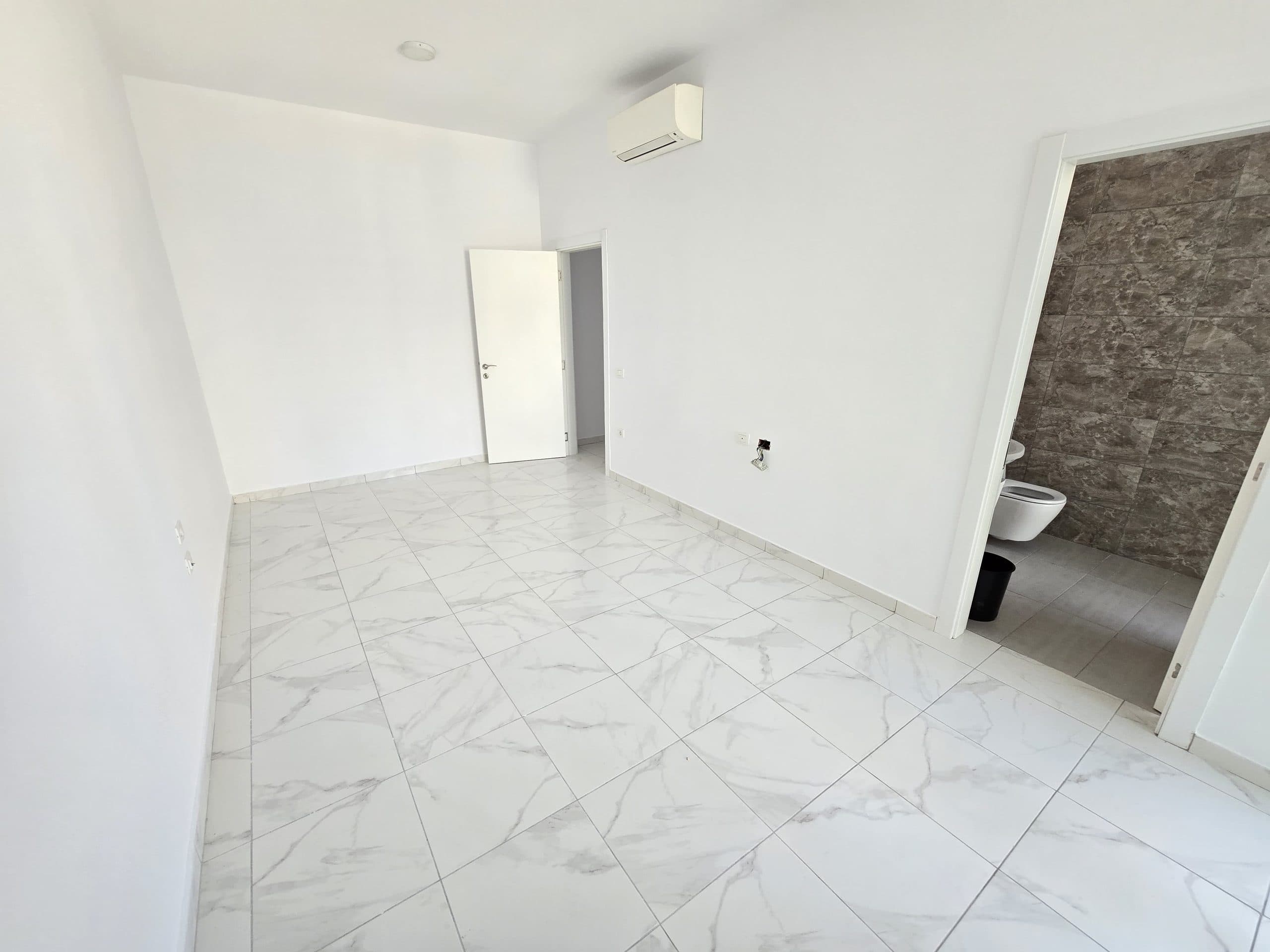 Ambient Biznesi Me Qira tek pranë Rruga e Kavajës, Tiranë - 100.000 lekë/muaj (Neto) | 110 m² 4