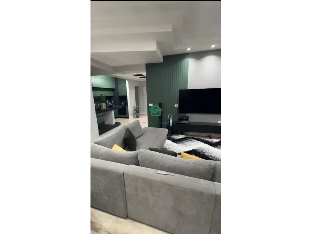 Apartament 2+1 Për Shitje në Pallatet Çabej, Tiranë - 165,000€ | 130 m²