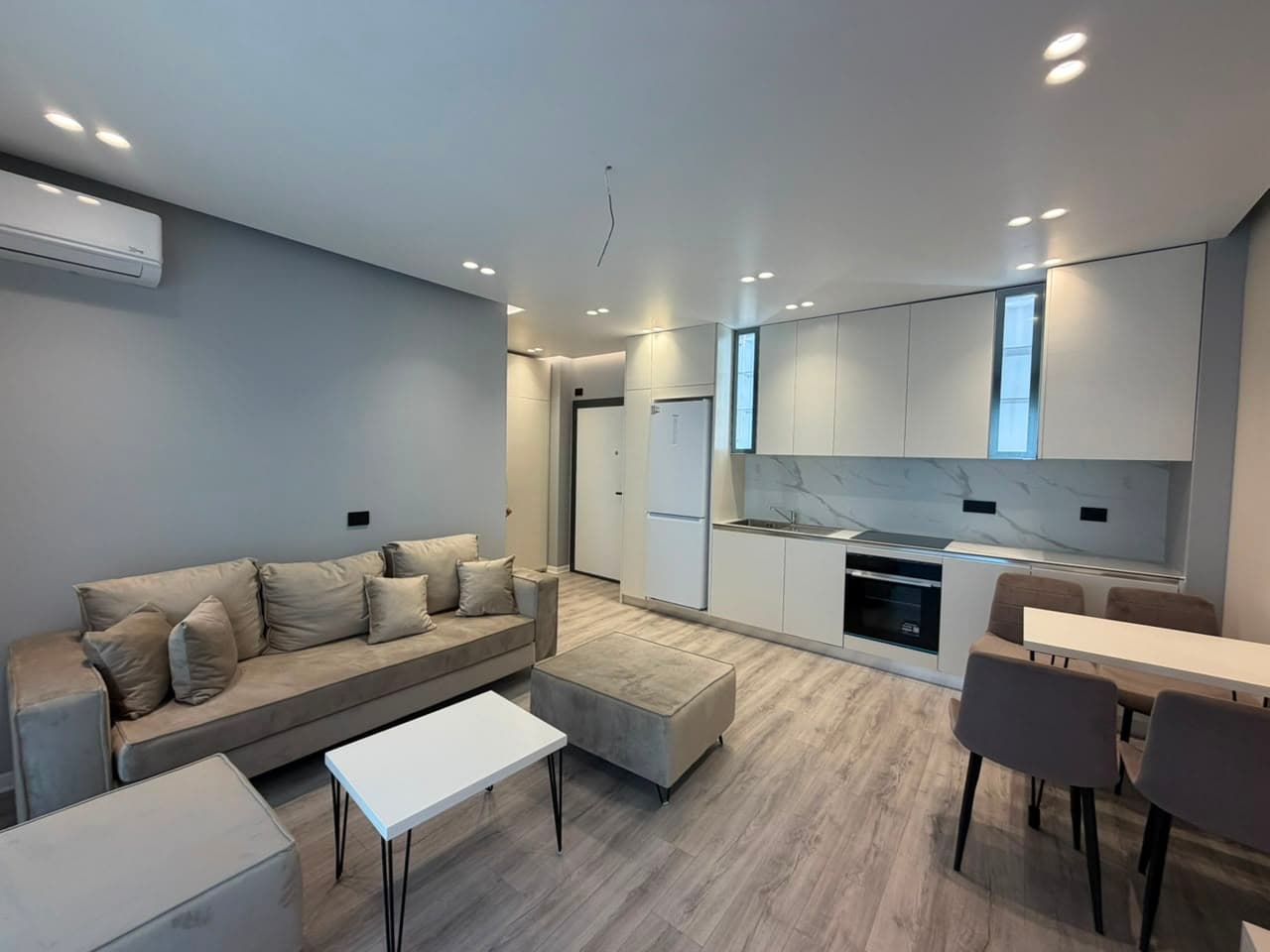 Apartament 1+1 Me Qira tek Bulevardi i Ri pranë Ish Stacioni i Trenit, Tiranë - 65.000 lekë/muaj