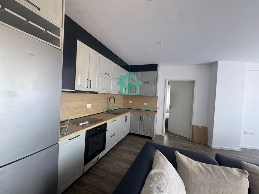 Apartament 2+1 Me Qira tek Kompleksi Kontakti në 21 Dhjetori, Tiranë - 750.000 lekë 2
