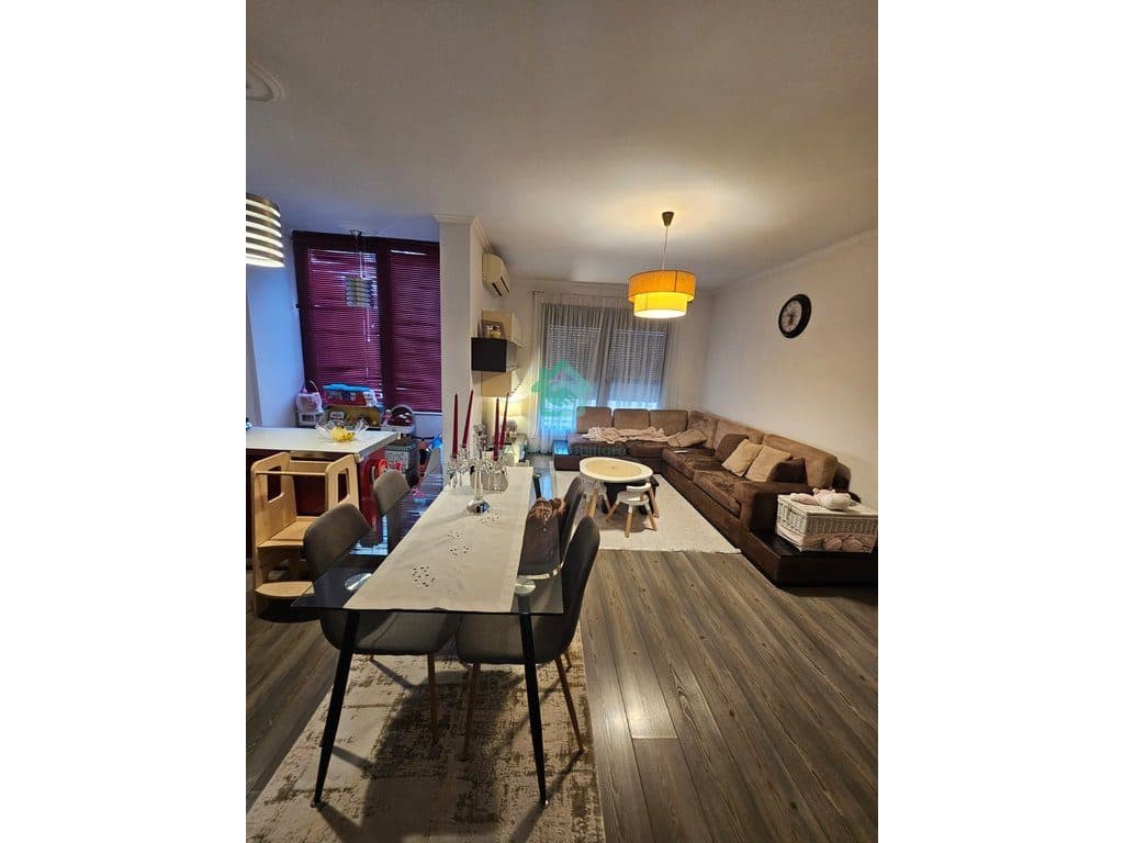 Apartament 2+1+2 Me Qira në Liqeni i Tiranës, Tiranë - 1200€ | 130 m²