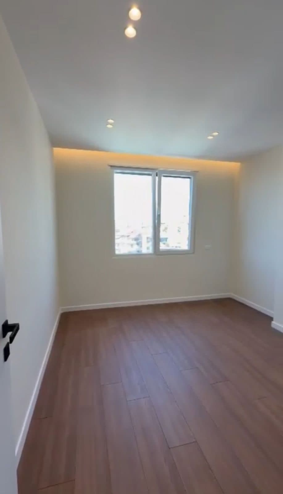 Apartament 2+1+ Post parkimi Për Shitje në Materniteti i Ri, Tiranë - 235,000€ | 79 m² 2