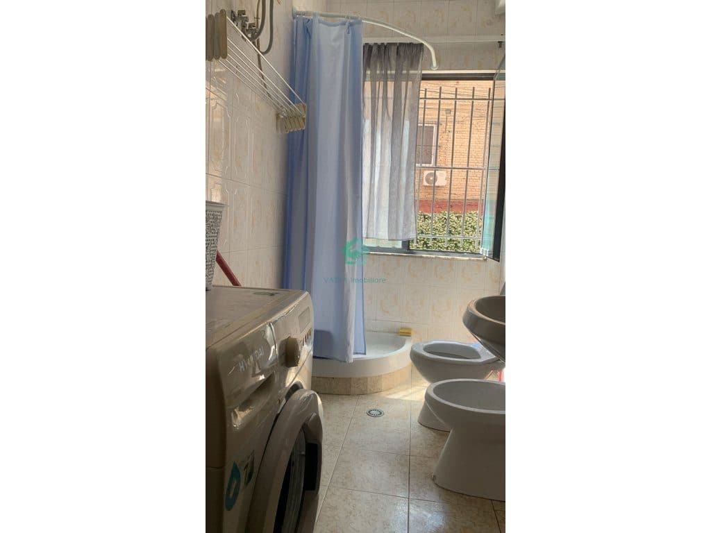 Garsoniere Me Qira në Komunën e Parisit, Tiranë - 35.000 Lekë/muaj| 40 m² 4