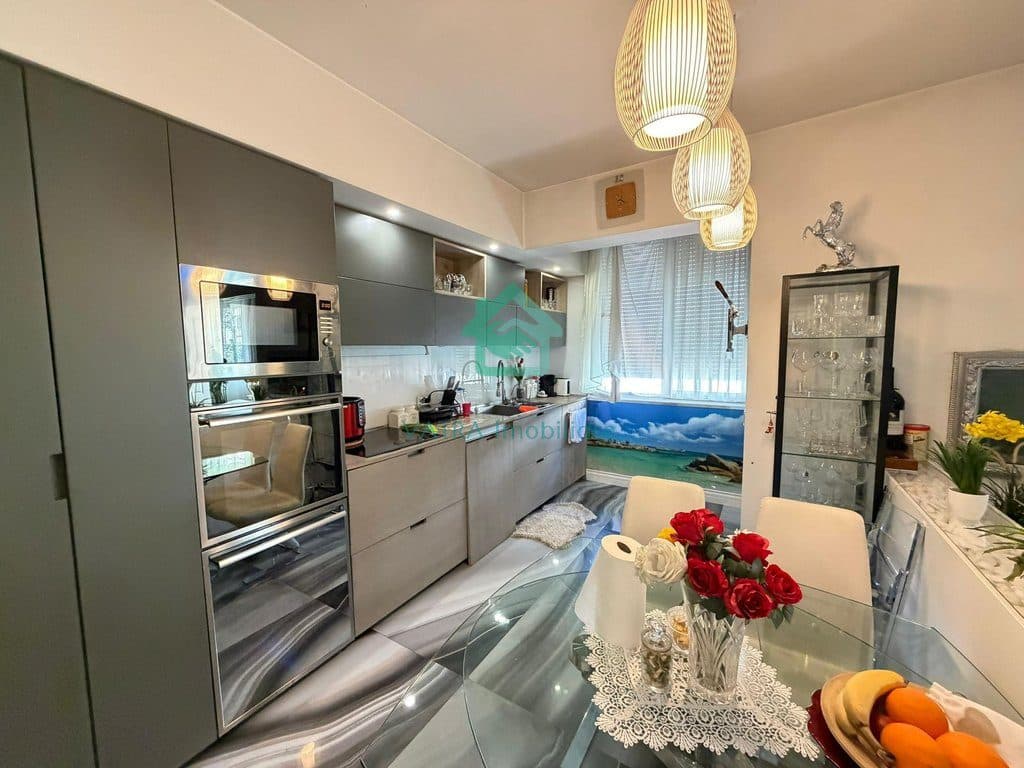 Apartament 3+1 +2 + Post parkimi Për Shitje në Komuna e Parisit, Tiranë - 300.000€ | 116 m² 3