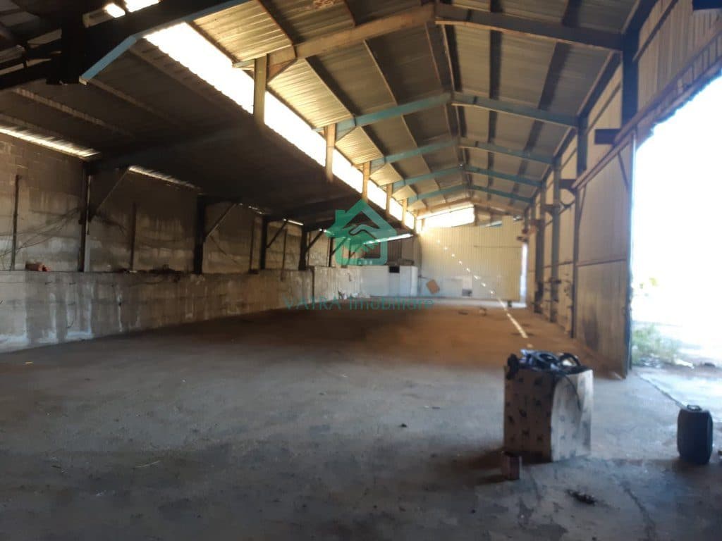Kapanon me qira në Vorë, Tiranë - 4500€ | 1200 m² 4