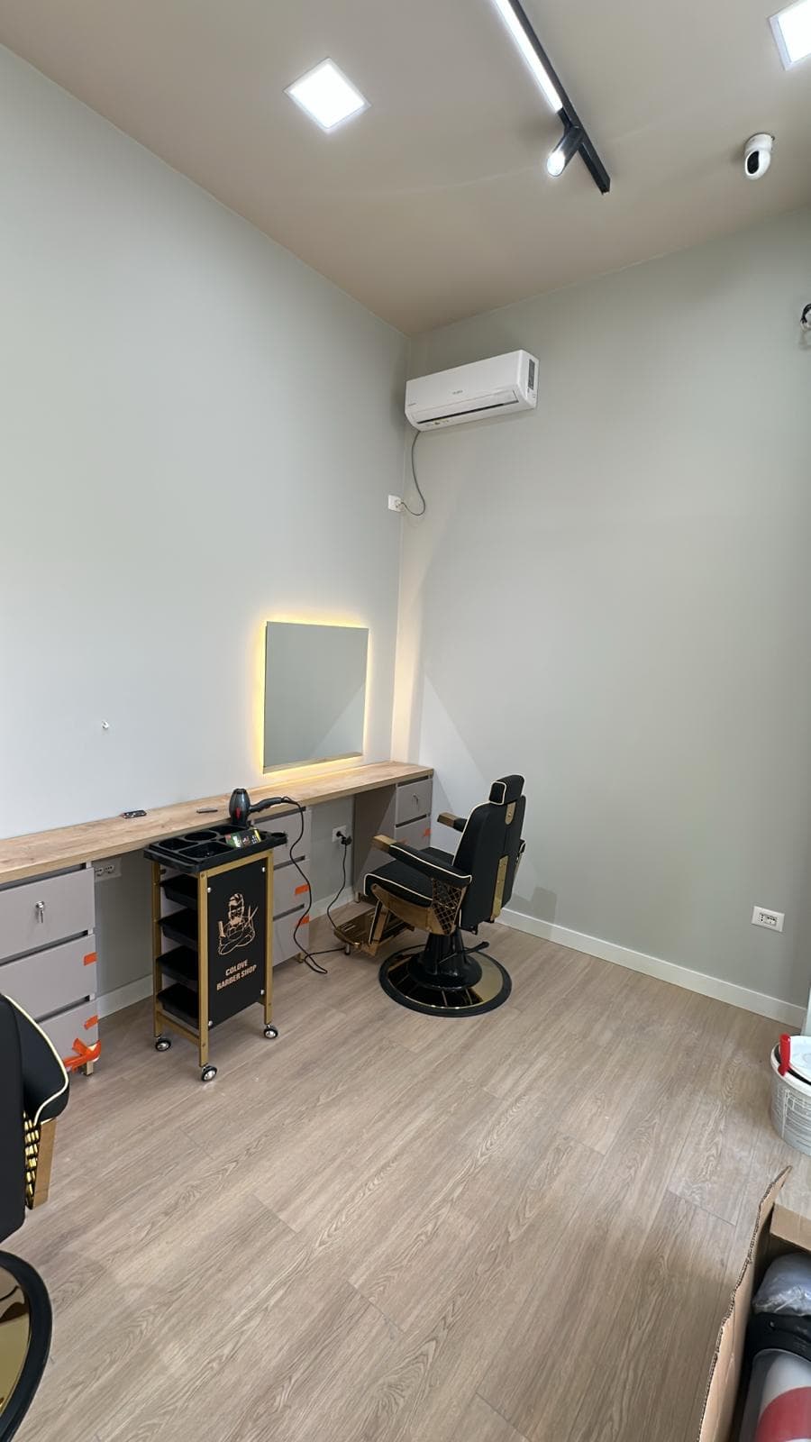 🏢 Dyqan me Qera Premium – Rruga e Barrikadave 3