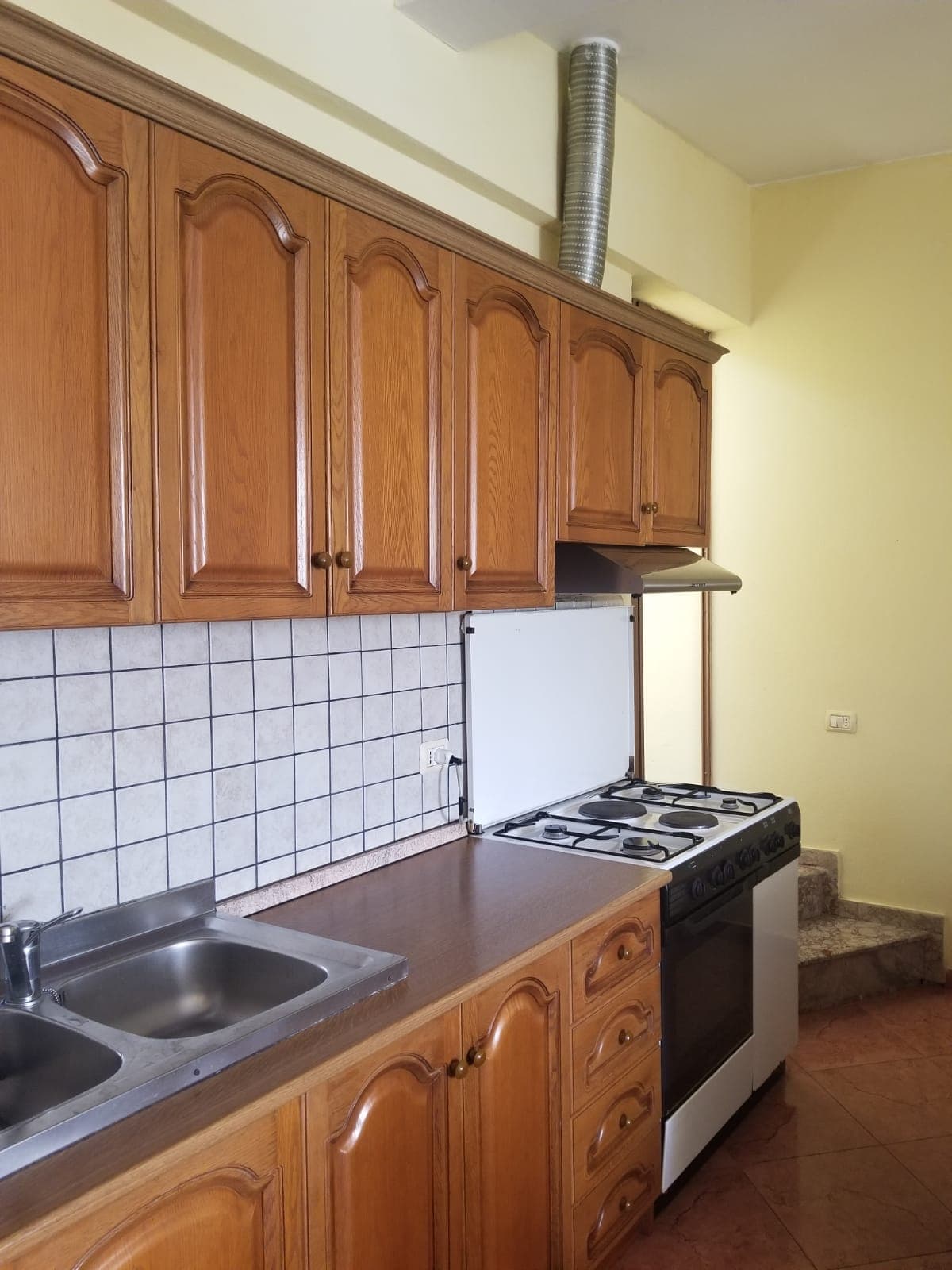 Apartament 1+1 Me Qira në Ali Demi, Tiranë - 33.000 Lekë/muaj | 70 m² 2