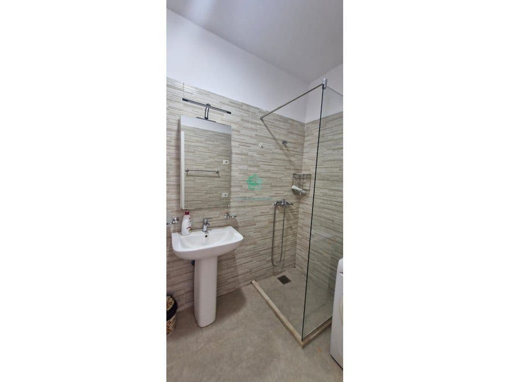 Apartament 1+1 + Post parkimi Me Qira në Rruga e Dibrës, Tiranë - 50.000 lekë/muaj | 74 m² 3