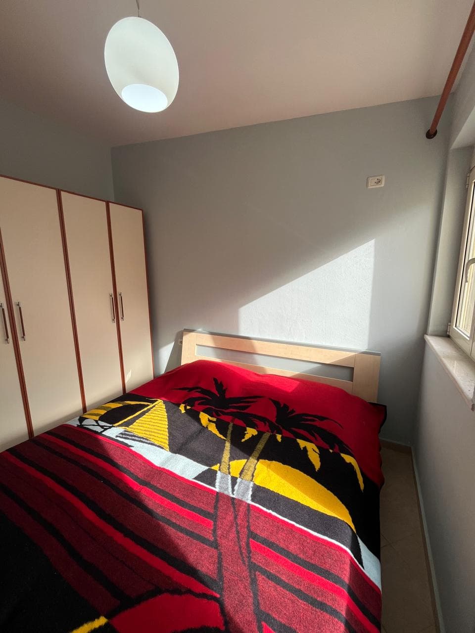 Shitet Apartament 3+1 me oborr tek Gjiri i Lalezit 3