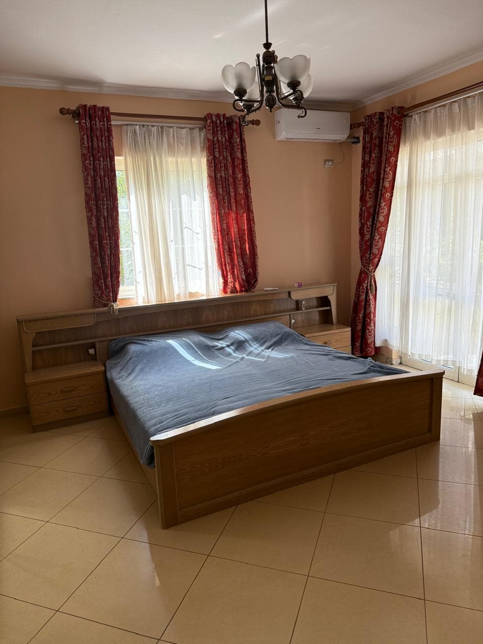 🇦🇱 JEPET ME QIRA – KATI I DYTË I VILËS PRIVATE 3